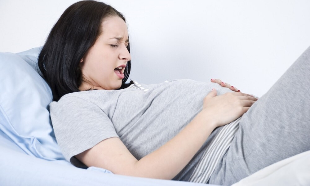 đau bụng khi mang thai